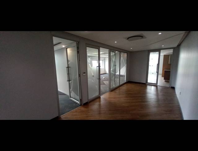 527M² OFFICE TO LET IN BRYANSTON
